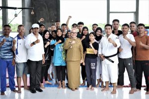 Bupati Kunjungi dan Beri Semangat Atlet Porprov Mamuju