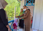 Cegah Stunting Pada Anak Balita, Pemdes Pati’di Bagikan PMT di Posyandu