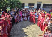 Peduli Pendidikan, Dirlantas Bersama Ketua Seksi Kebudayaan PD Bhayangkari, Kunjungan Ke Sekolah Dasar