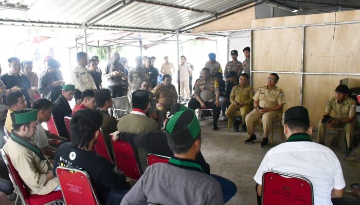 Sekprov Sulbar Temui Massa Aksi Aliansi Mahasiswa