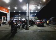 Warga Keluhkan Pelayanan SPBU Malunda, Mengutamakan ISi Jerigen Saat Antri