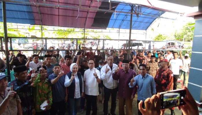 Calon Bupati Dan wakil Bupati Mamuju Tina-Yuki Komitmen Memperbaiki Jalan Di Tapalang Barat