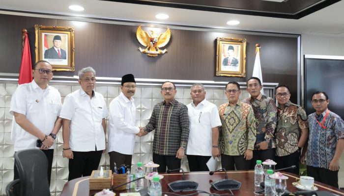 SDK dan Mensos Gus Ipul Bahas Strategi Tuntaskan Kemiskinan Ekstrem di Sulbar