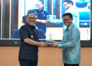 Gubernur Suhardi Duka Kukuhkan DPW AAIPI Sulawesi Barat Periode 2025-2028