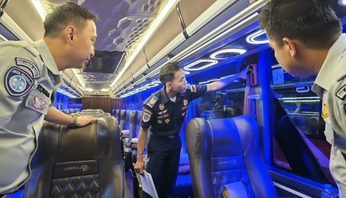 Jasa Raharja Cabang Mamuju Bersama Stakeholder Laksanakan Rampcheck dan Pelayanan Kesehatan Gratis di Terminal Tipe A Simbuang