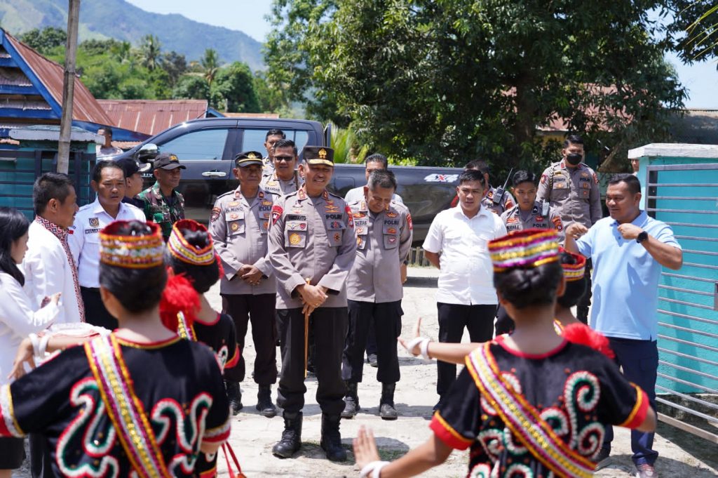 Kapolresta Mamuju Dampingi Kapolda Sulbar Tinjau  Lahan Untuk Bangunan Polsek Kalumpang
