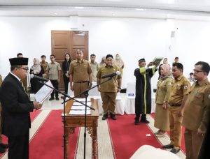 Sekprov Lantik Enam Pejabat Administrator Lingkup Pemprov Sulbar