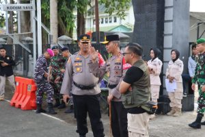 Kapolresta Mamuju Dan Personilnya Hadiri Apel Gelar Pasukan Pengamanan Kunker Wakil Preaiden RI Di Mamuju