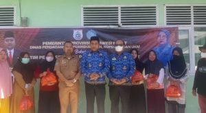 Jelang Idul Fitri 1444 H 200 Paket Sembako Murah Disalurkan Dinas Dagperinkop-UKM Provinsi ke Desa Sumare