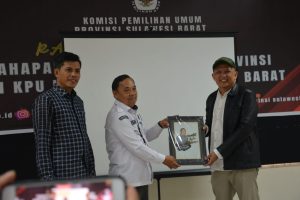 Serah Terima Jabatan Komisioner KPU Sulbar
