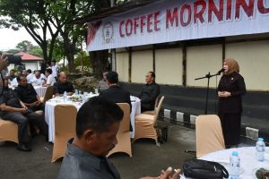 PJ Gubernur Ajak Anggota DPRD Sulbar Miliki 20 Anak Stunting