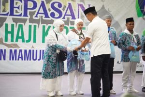 Pj. Gubernur Sulbar Lepas 262 Jamaah Haji Kloter 36 Kabupaten Mamuju