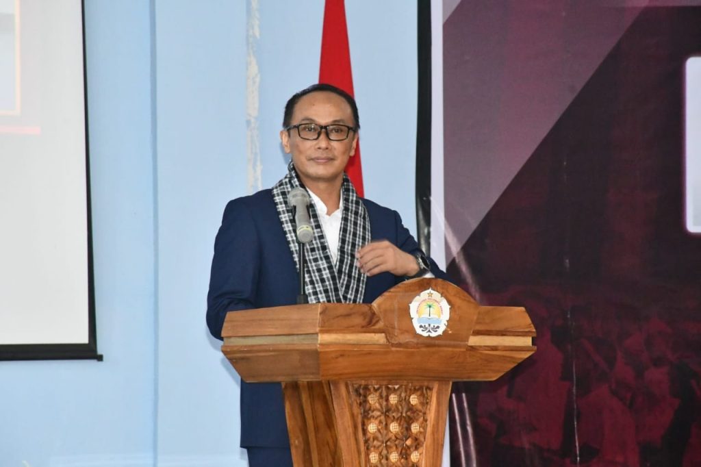 Mahasiswa Terinspirasi Kisah Prof Zudan Saat Menyampaikan Orasi Ilmiah Pada PPKBM Unsulbar