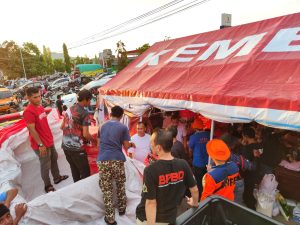 BPBD, Dinsos Sulbar Aktif Bantu Korban Kebakaran di Mamuju