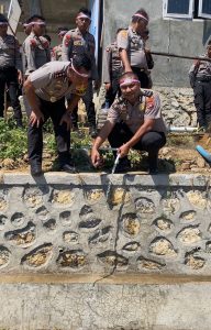 Program Polri Peduli Lingkungan, Polresta Mamuju Dan Pemdes Tadui Kerjasama Pembuatan Sumur Bor Dan Pompa Air