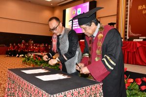 Orasi Ilmiah Pada Acara Wisuda Unimaju, Pj Gubernur Zudan: Buat Jejak Digital Positif