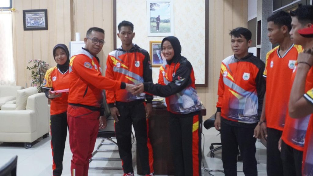 Kadispora Sular Lepas Tim Bola Voli Pantai ke Pra-PON di Bogor