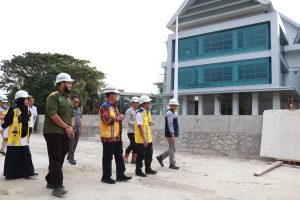 Percepat Rekonstruksi Gedung Kantor Gubernur, Idris Minta Kontraktor Tambah Tenaga