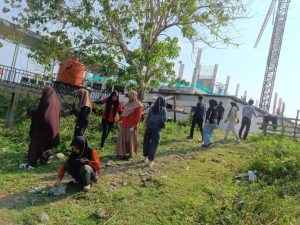 Sekwan DPRD Sulbar Pimpin Langsung Jumat Bakti Bersama Seluruh Staf PNS Dan PTT, Untuk Pembersihan Lingkungan Kantor Sekretariat DPRD Sulbar
