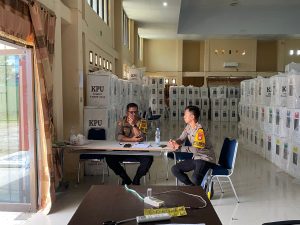 Kapolresta Mamuju Ikut Serta Kawal Dan Amankan Distribusi Kotak Suara Menuju PPK