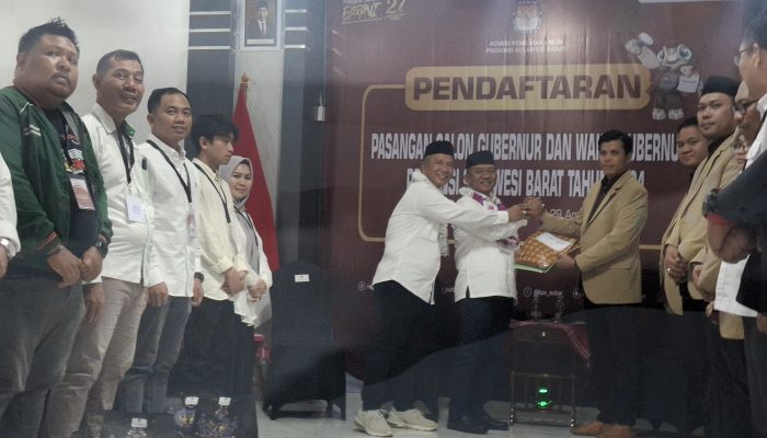 AIM Dan Asnuddin Sokong Hari ini Resmi Mendaftarkan Diri Ke KPU Sulbar Sebagai Bakal Calon Gubernur Dan Wakil Gubernur
