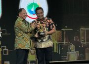 Selalu Berhasil Mengendalikan Inflasi, KOMPAS dan Mendagri Tito Beri Penghargaan Kepada Pj Bahtiar