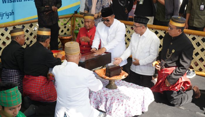 PJ.Gubernur Sulbar Hadiri Maulid Nabi Muhammad S.A.W, di Salabose 