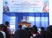 Sekprov Muhammad Idris Tutup Pelatihan Berbasis Komputer Angkatan I