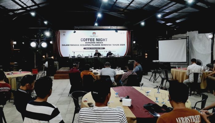 KPU Mamuju Melaksanakan Coffee Ninght Bersama Media Dalam Rangka Kesiapan Pilkada Serentak 2024.