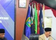 Wakil Ketua DPRD Sulbar H. Usman Suhuriah Pimpin Rapat Paripurna Pandangan Umum Fraksi