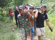 Bukti TNI Selalu Ada Untuk Rakyat, Babinsa Kodim 1418 Mamuju Pikul Jenazah Sejauh 27 Kilometer