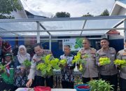 Biddokkes Polda Sulbar Panen Perdana di SD Padang Baka: Menuju Indonesia Sehat dan Sejahtera