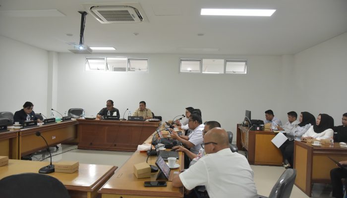 Komisi III DPRD Sulbar Gelar Rapat Kerja Bersama Mitra OPD untuk Monitoring dan Evaluasi Pelaksanaan APBD Tahun 2024 serta Rencana Kegiatan OPD Tahun 2025