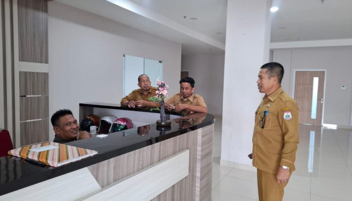 Kadis DP3AP2KB Sulbar Cek Kehadiran ASN dan PTT Pasca Cuti Lebaran Idul Fitri 1446 H