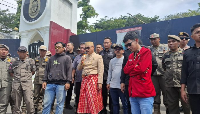 Temui Unjuk Rasa, SDK: Pemerintah Terbuka untuk Dialog dan Menindaklanjuti Isu yang Disampaikan