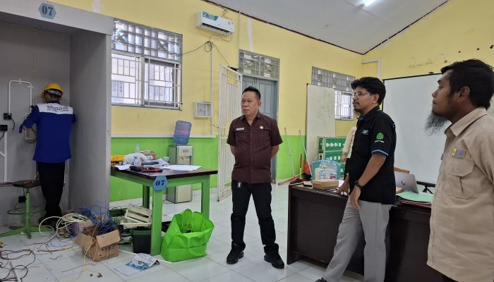 Kabid SMK Disdikbud Sulbar Irham Yakub Pantau Lomba Kompetensi Siswa (LKS) di SMKN 1 Rangas