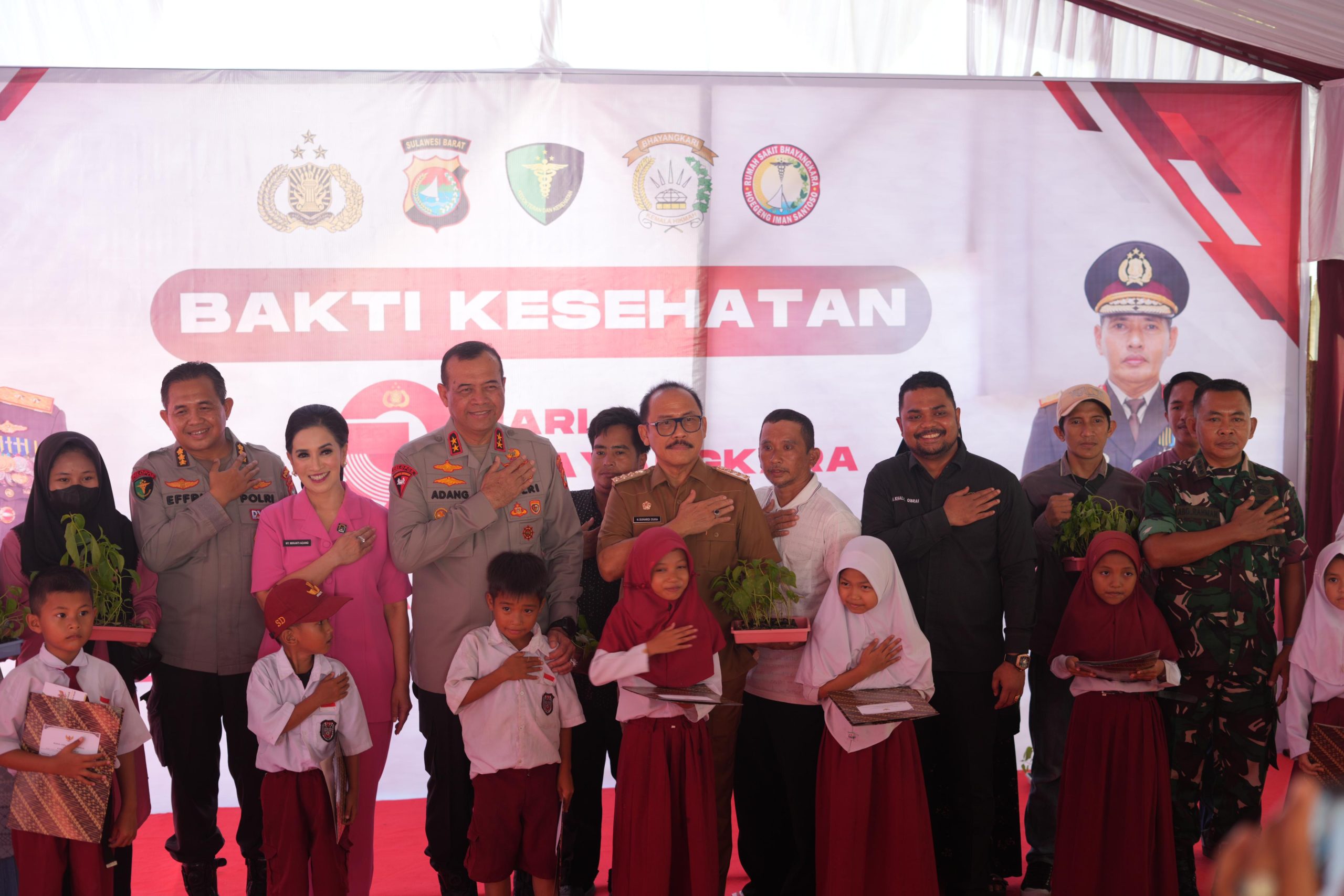 Gubernur Suhardi Duka Apresiasi Bakti Kesehatan Polda Sulbar Jelang HUT Bhayangkara ke-79 - RelasiPublik.id