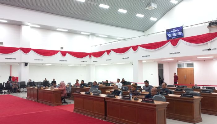 Paripurna DPRD Sulbar: Gubernur Apresiasi Masukan Fraksi untuk Penyempurnaan APBD 2026