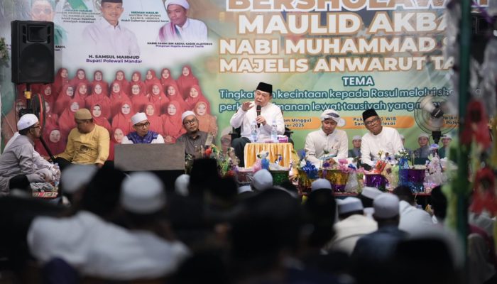 Maulid Akbar di Polman, Wakil Gubernur Sulbar: Ilmu Harus Diawasi oleh Akhlak