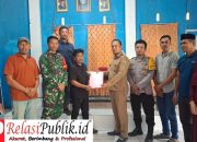 Pemdes Patidi Serahkan Hibah Tanah ke Ketua Koperasi Desa Merah Putih