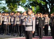 Bukti Dedikasi, Wakapolda Sulbar Serahkan Satyalencana Pengabdian kepada 194 Personel