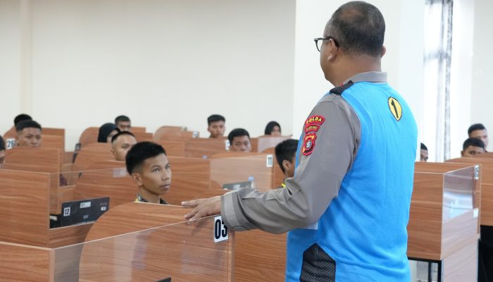 Kapolda Sulbar Adi Deriyan Jayamarta Tinjau Tes CAT Psikologi, Tegaskan Rekrutmen Polri Bersih, Transparan, dan Bebas Intervensi