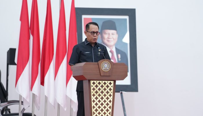 Sekprov Hadiri Paripurna, Tanggapi Pandangan Fraksi DPRD Sulbar