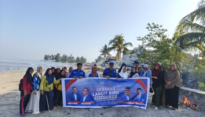 Semarak HUT ke-25 Partai Demokrat, DPC Demokrat Pasangkayu Gelar Gerakan Langit Biru Indonesia Asri di Pantai Bambaloka